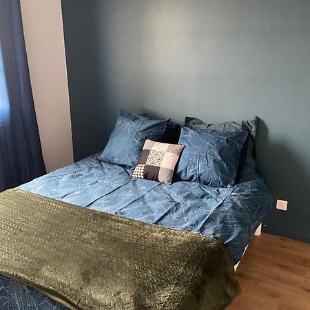 Au Bonheur Des Damiettes Apartment Montluçon Exterior foto
