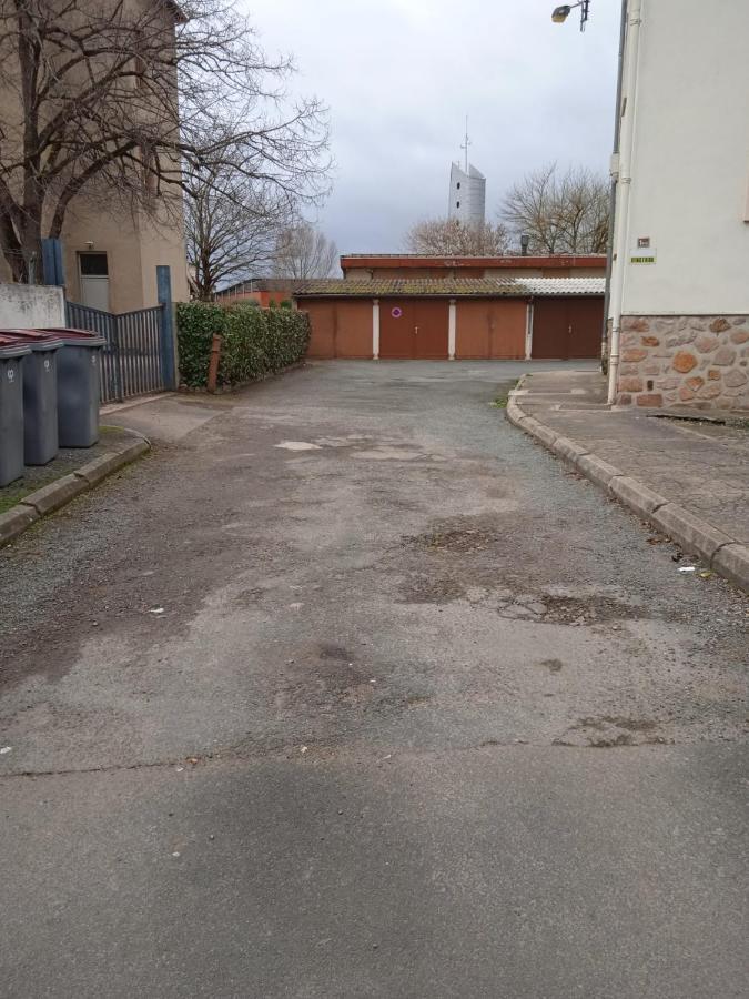 Au Bonheur Des Damiettes Apartment Montluçon Exterior foto