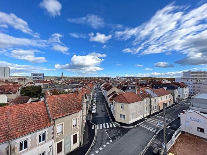 Au Bonheur Des Damiettes Apartment Montluçon Exterior foto